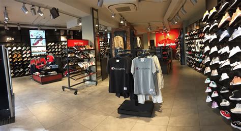 foot locker steenweg.